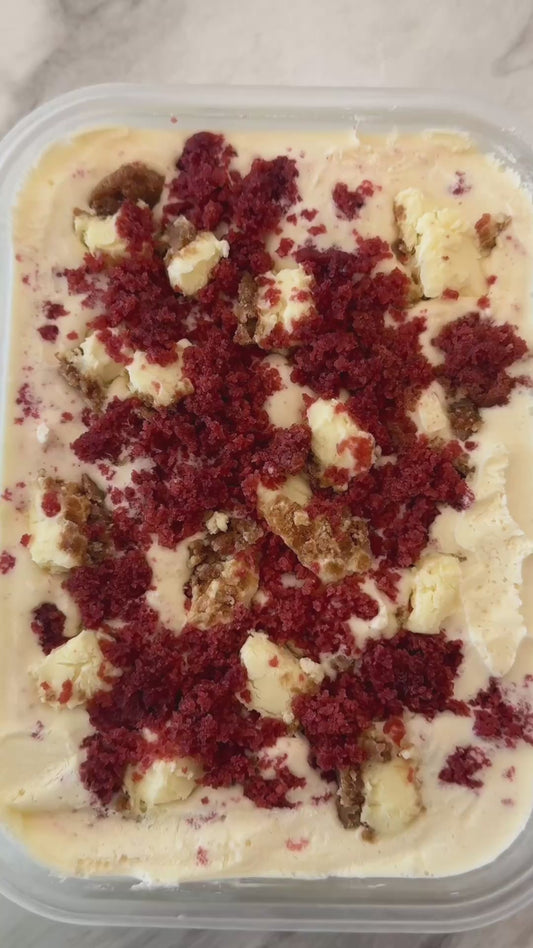 Left On Red { Velvet } - Red Velvet Cheesecake CakeCream